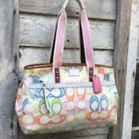 Coach Signature Hampton Scribble Tote - Picture 1 of 15